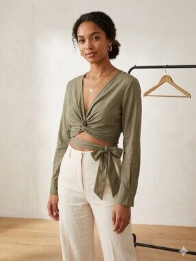 ✨NWT✨ OLIVE GREEN WRAP FRONT TIE CROP TOP